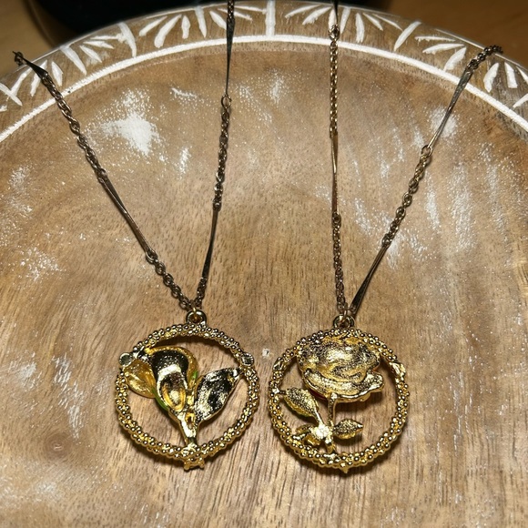 Vintage Green Calla Lilly & Red Rose Flower Gold Tone Necklaces - Picture 5 of 14